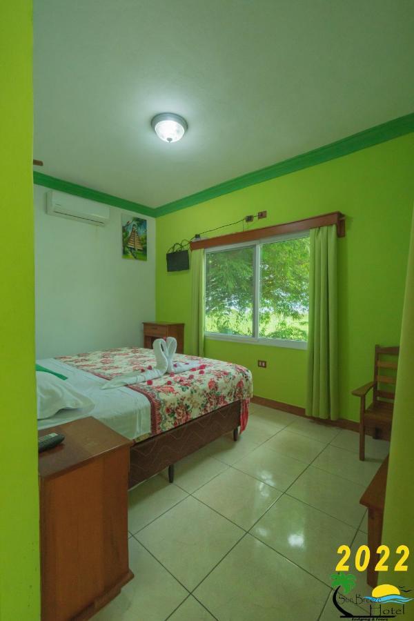 Sun Breeze Hotel El Remate Zewnętrze zdjęcie